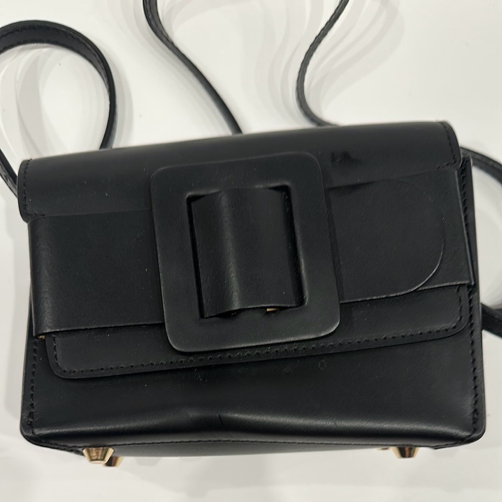 Black Crossbody Bag with Structured Design and Square Buckle